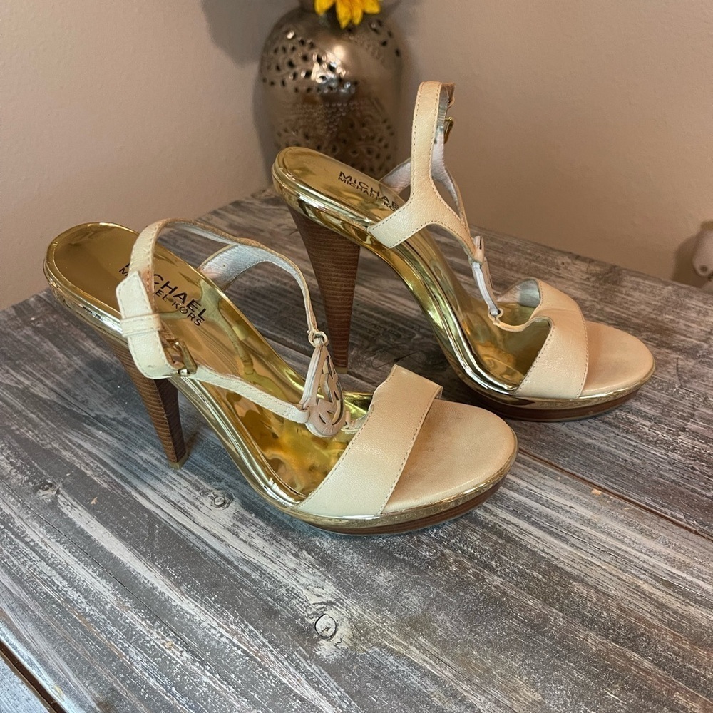 Michael Kors Cream/Gold High Heels Size 8 - Picture 3 of 9